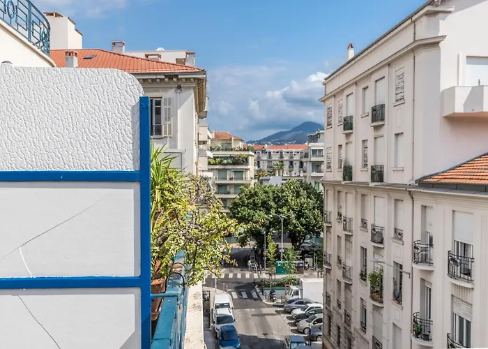 With Large Terrace Sea View 4th Floor דירה *