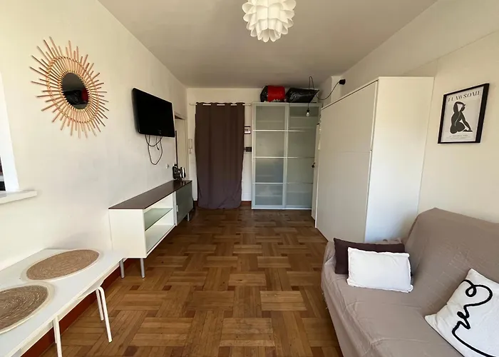 With Large Terrace Sea View 4th Floor דירה ניס