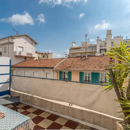 Apartmán With Large Terrace Sea View 4th Floor